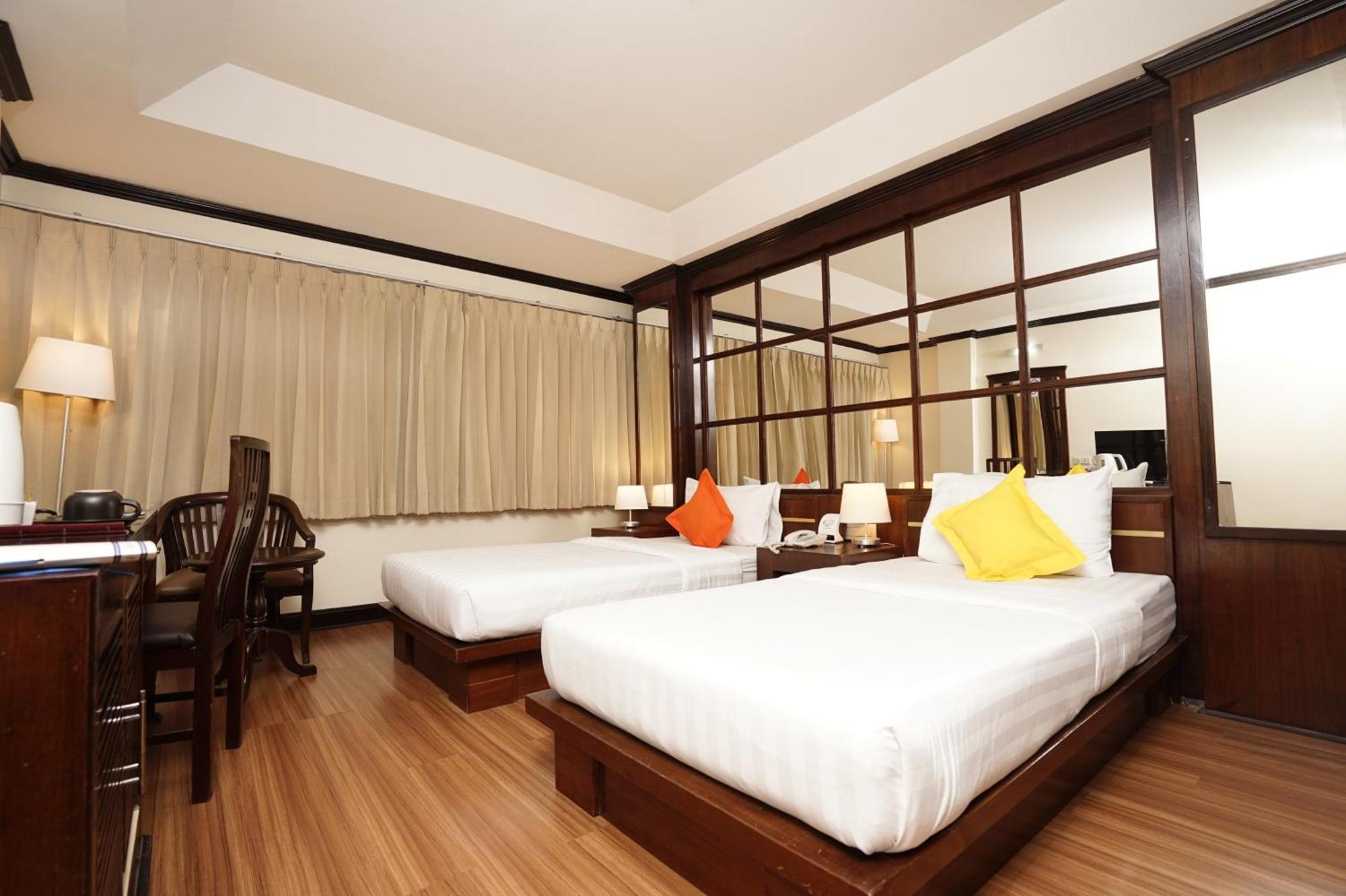 Hotel Grand Business