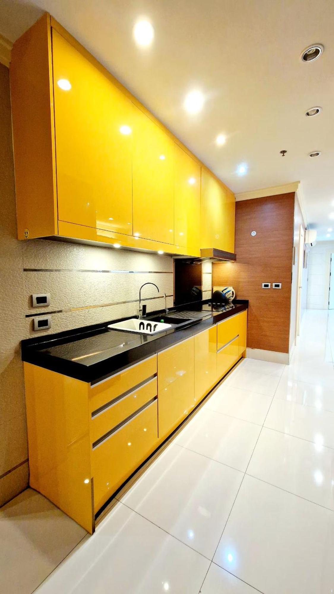 Extremely Spacious Cool Asoke Sleeps 8 250sqm Apartamento