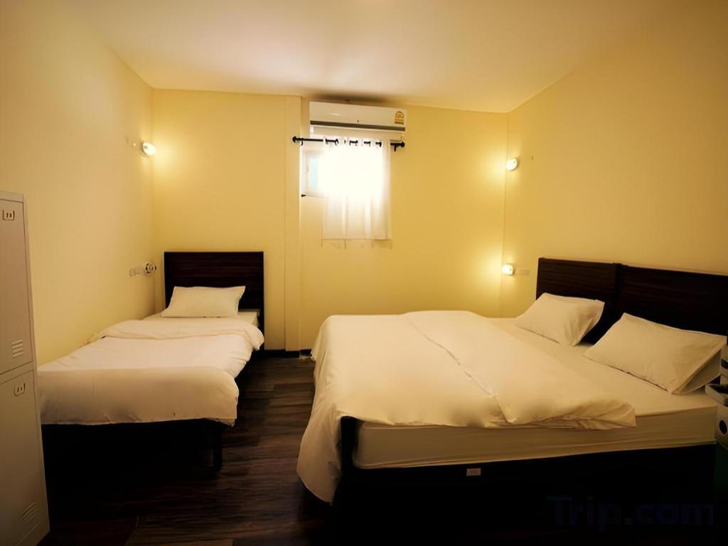 Art Sanamchai Hostel Bangkok