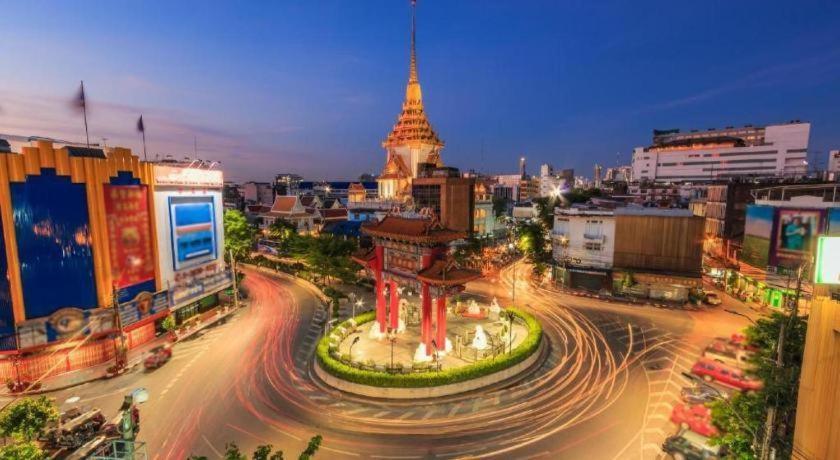 Art Sanamchai Bangkok