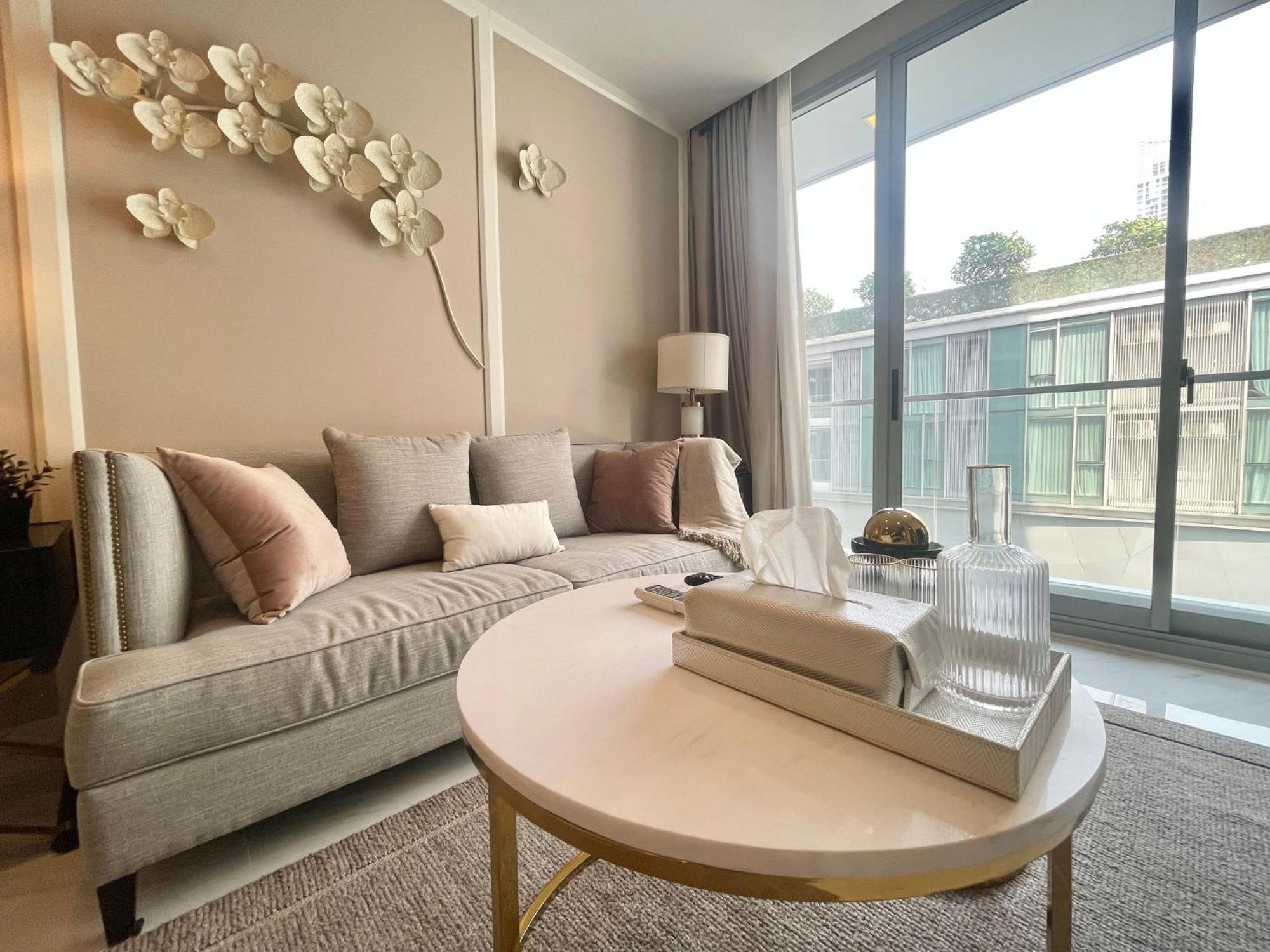 Sukhumvit Terminal 21 Asoke Super Luxury Designer 65 Sqm
