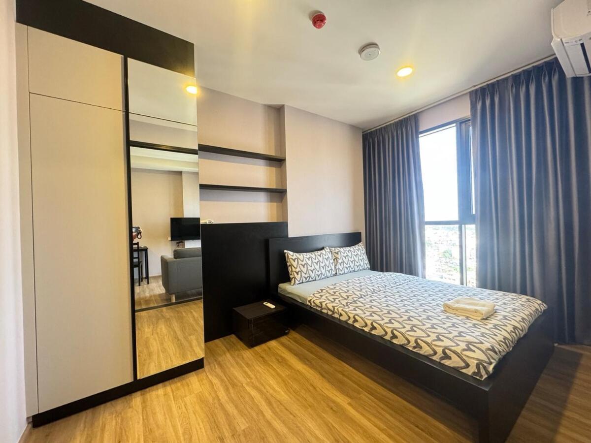 The St-age Condo-huai Khwang Apartment