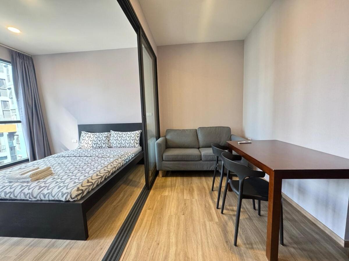 Apartment The St-age Condo-huai Khwang *