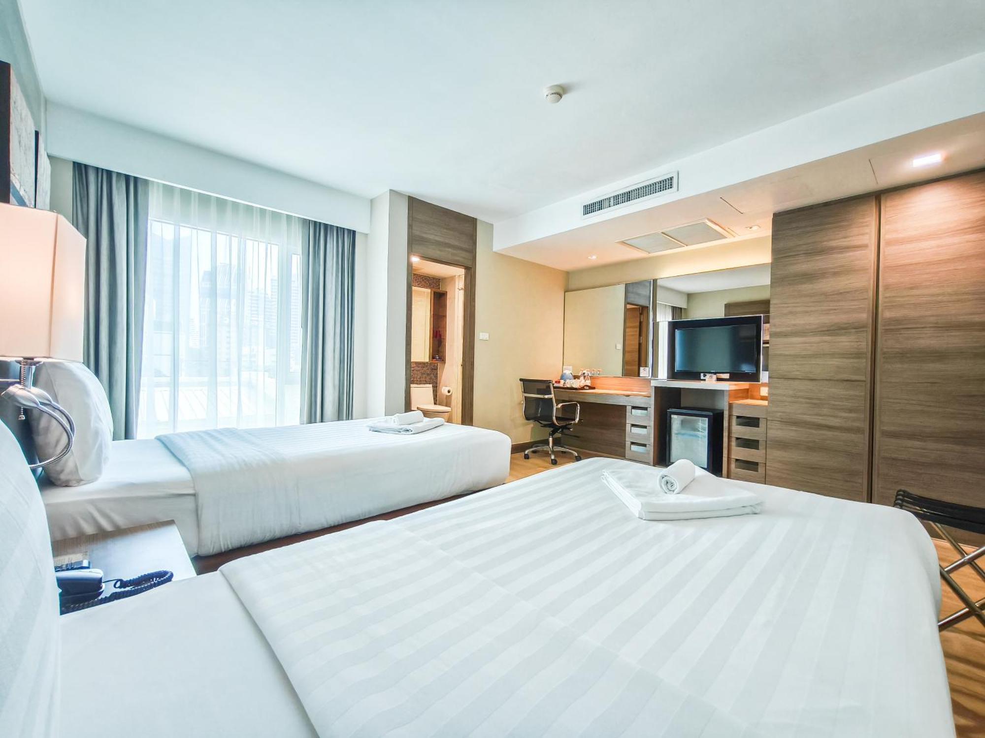 Citrus Sukhumvit 11 By Compass Hospitality Hotel