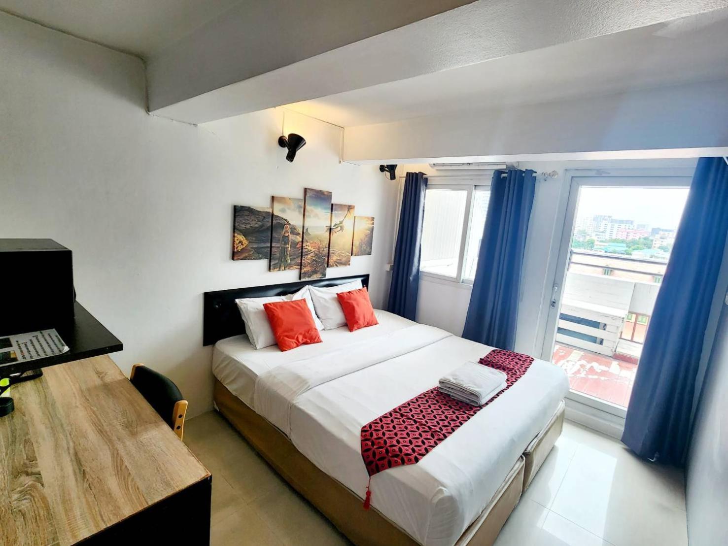 Hotel Casa Picasso Near Chabad House