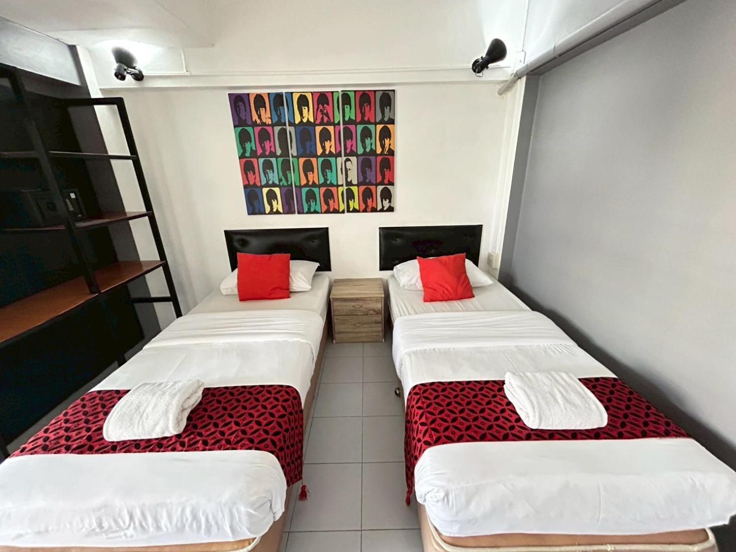 Casa Picasso Near Chabad House Hotel 2*