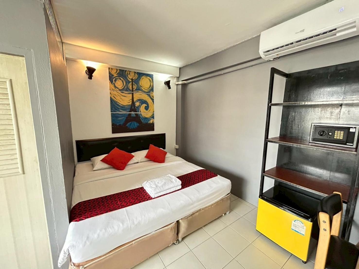 Hotel Casa Picasso Near Chabad House 2*