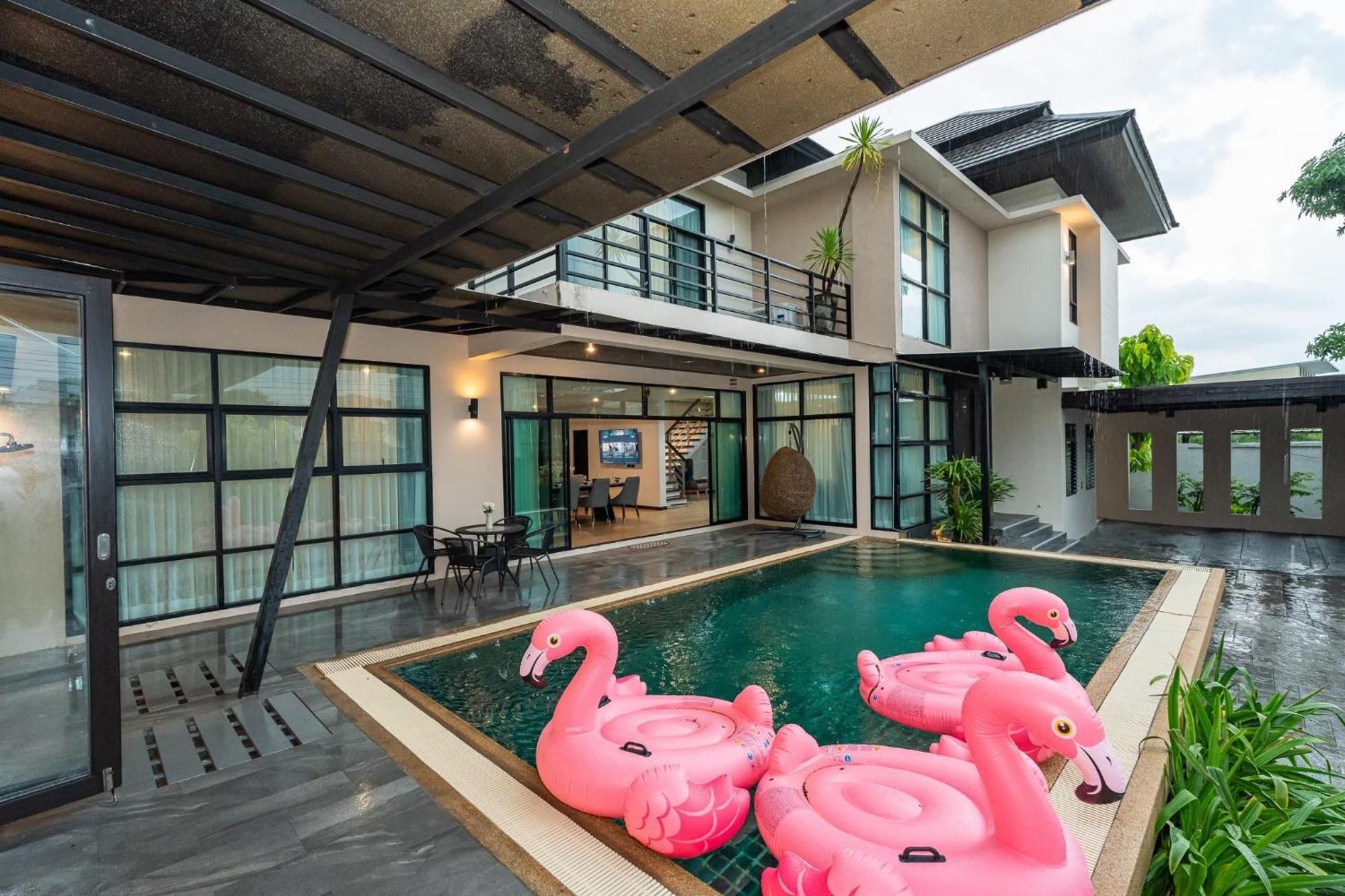 Vila Luxury Pool 77