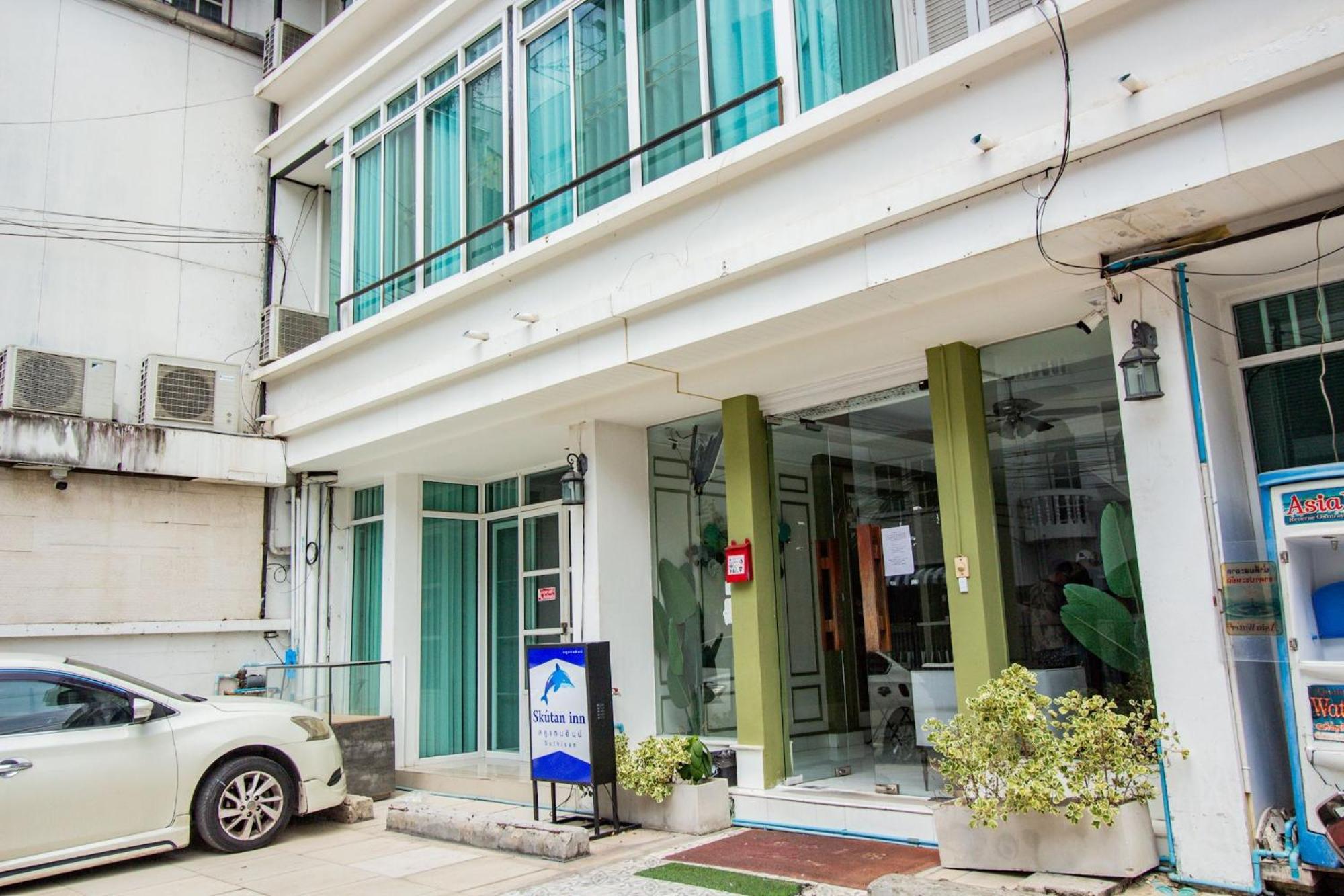 Skutan Sutthisan Nexus Opal Guest house Bangkok