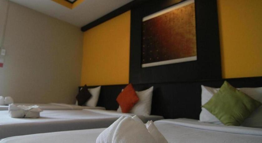 Grand Pinnacle Hotel 3*