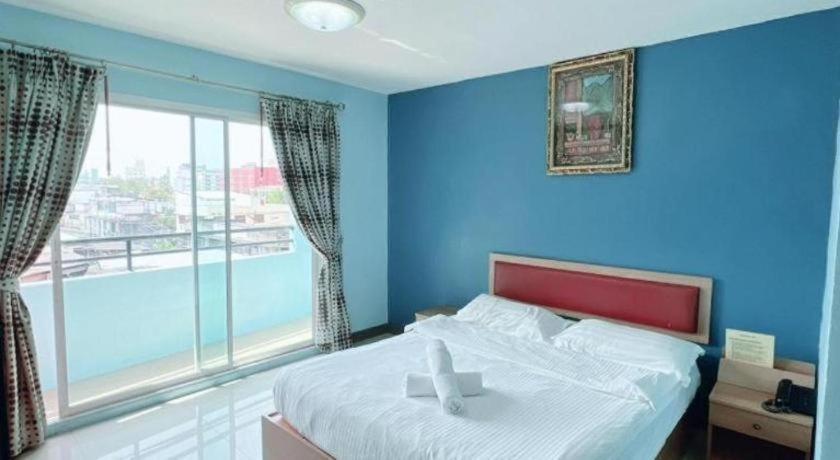 Buddy Place Hotel