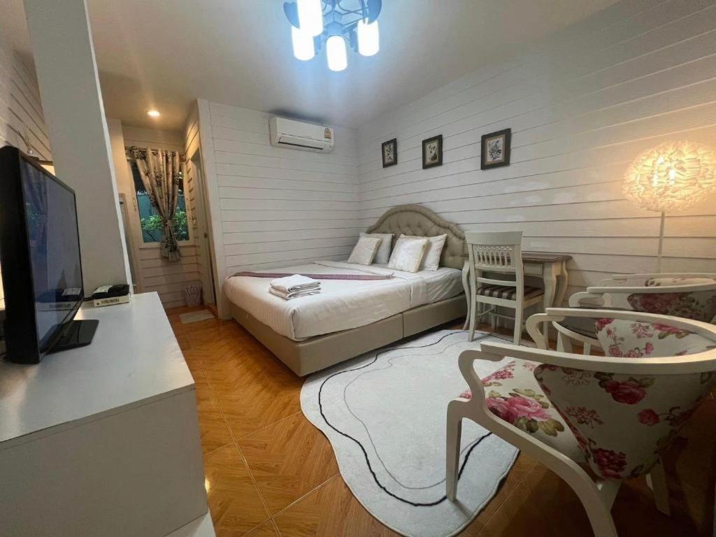 Ban Thungdang Housetel Hotel