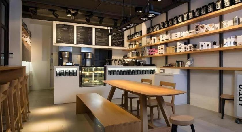 Hotel White House Asoke Sukhumvit 18 Bangkok