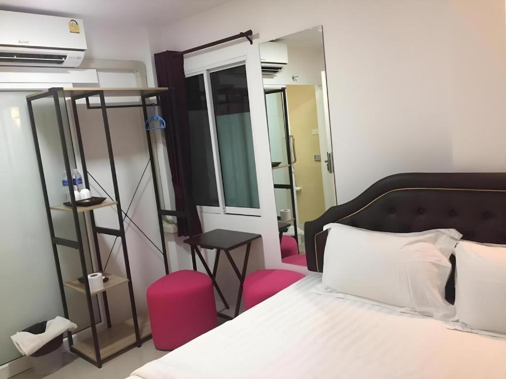 Ban Thungdang Housetel Hotel