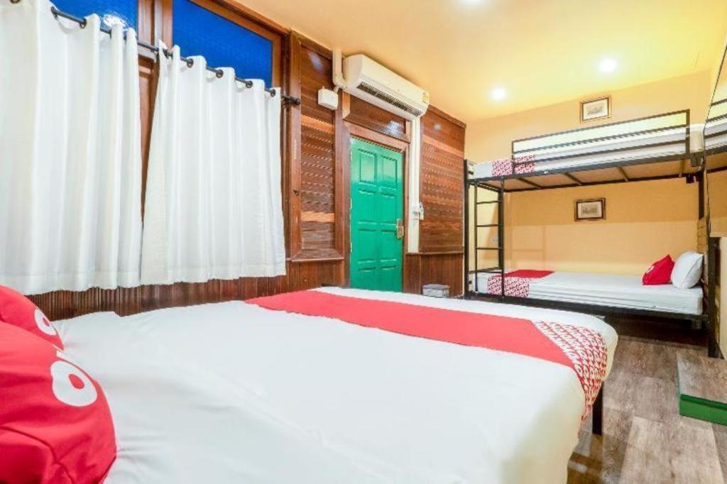 Art Sanamchai Hostel Bangkok