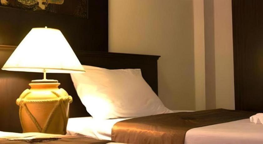 Grand Pinnacle Hotel