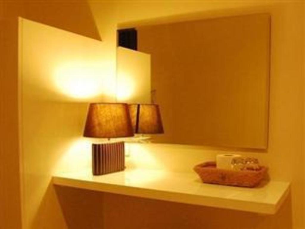 White House Asoke Sukhumvit 18 Hotel 3*