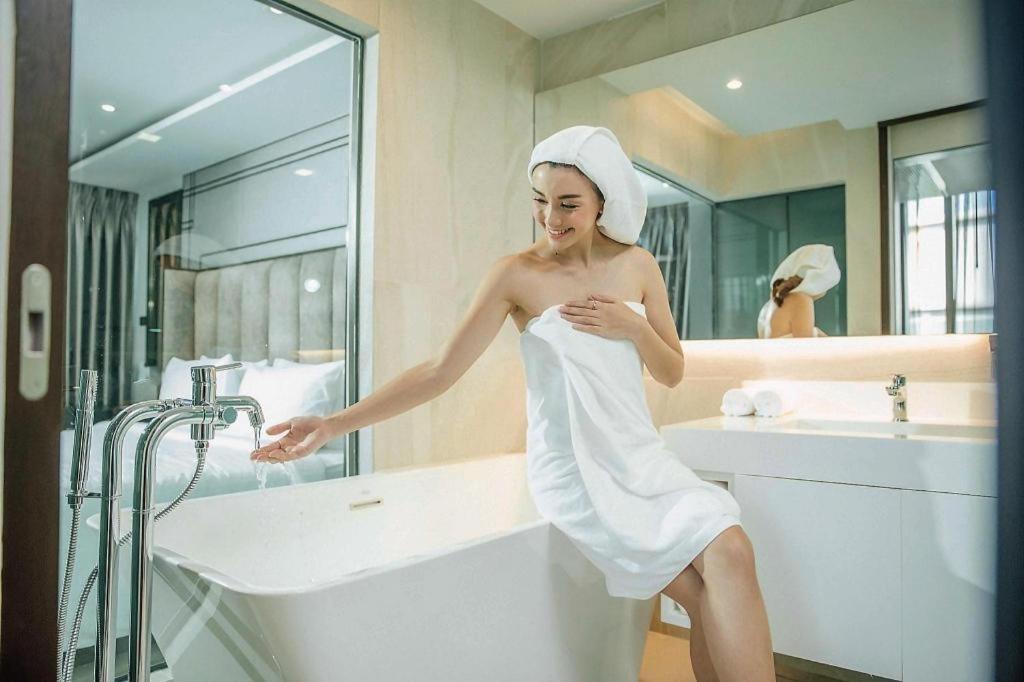 First Pride Hotel Bangkok