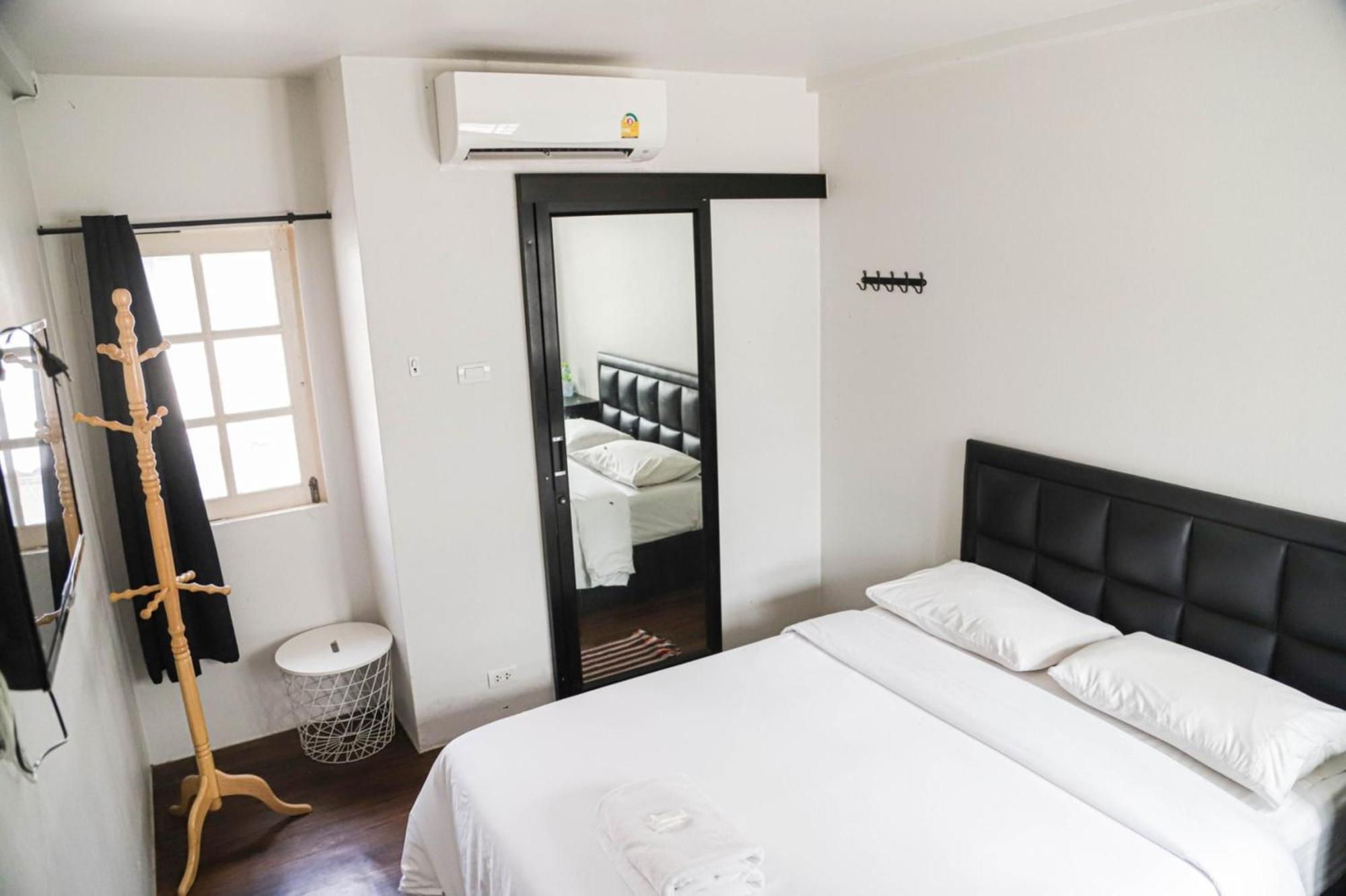 White 2* Bangkok