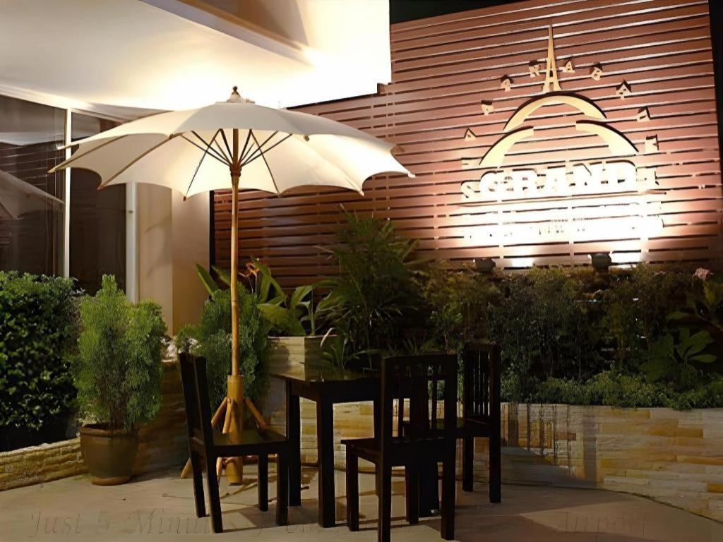 Hotel Grand Pinnacle