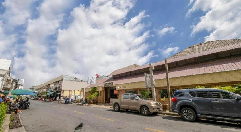 Oyo 1089 Baan Boran Hotel 2*
