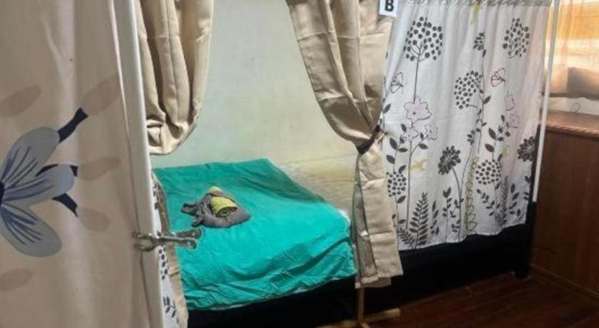 Asrama Kamin Bird Bangkok
