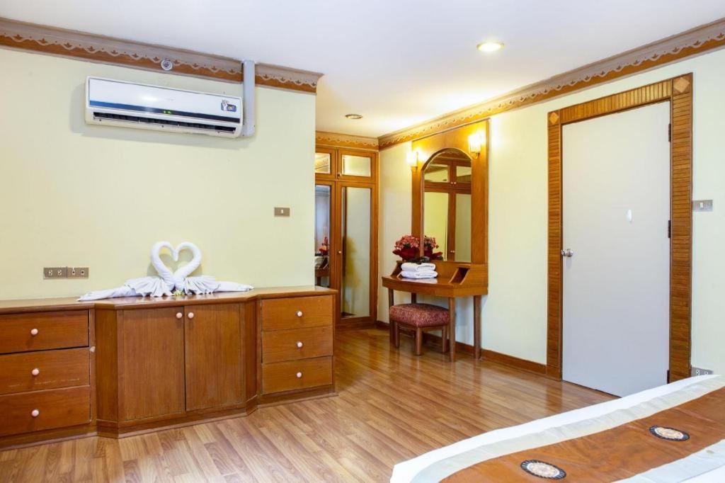 Town In Town Gardent Hotel 3*