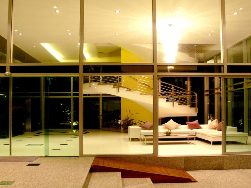 Seven Place Executive Residences Bangkok