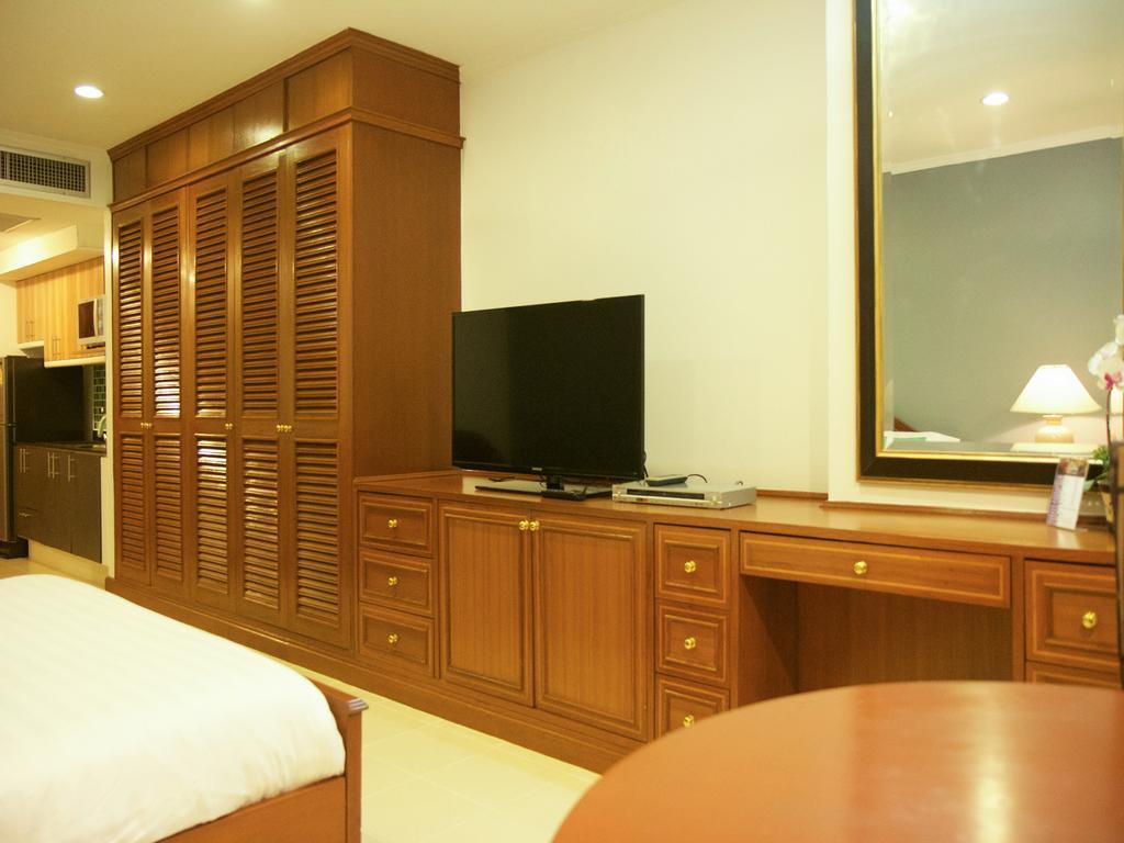 Omni Tower Syncate Suites Hotel 4*