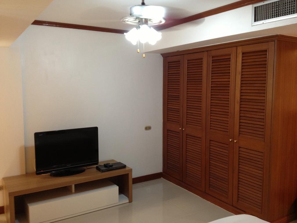 Omni Tower Syncate Suites Hotel Bangkok