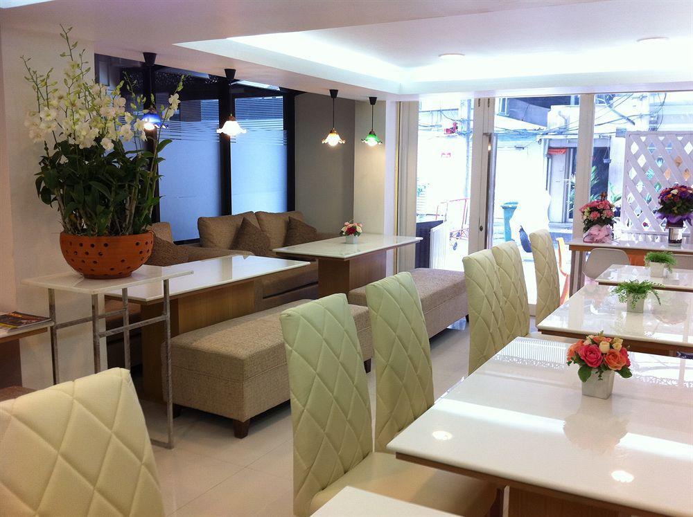 Smile Society Hostel *