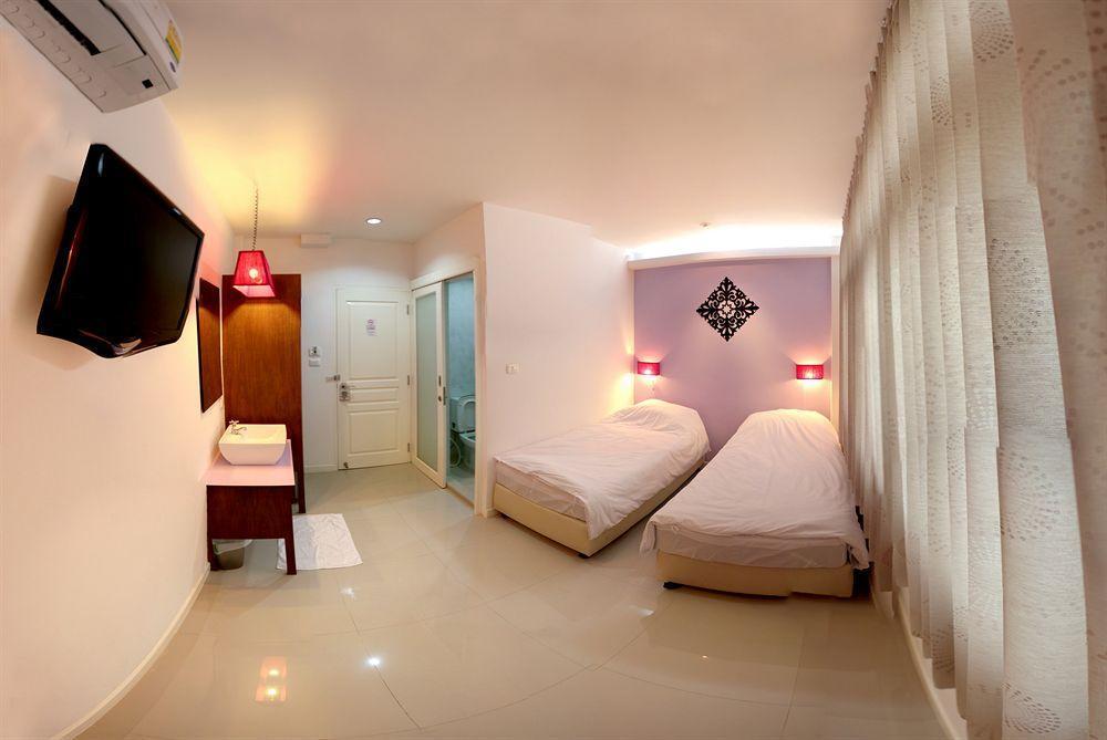 Hostel At Hua Lamphong *