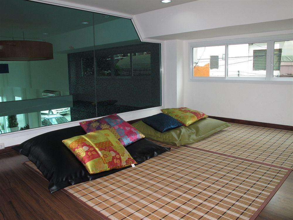 At Hua Lamphong Hostel