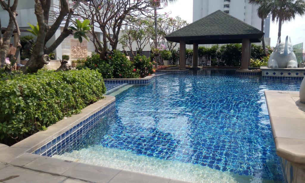 Baan Sathorn Riverfront Apartment