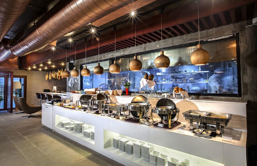 Omni Tower Sukhumvit Nana By Compass Hospitality Bangkok