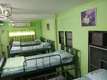 Hostel Baan Chanasongkram Bangkok
