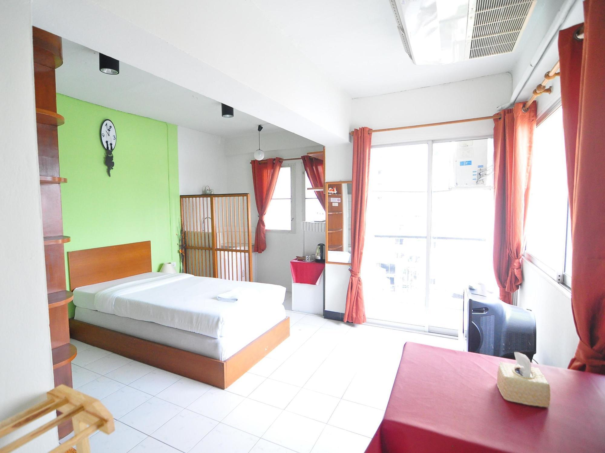 Hotel The Living Serviced