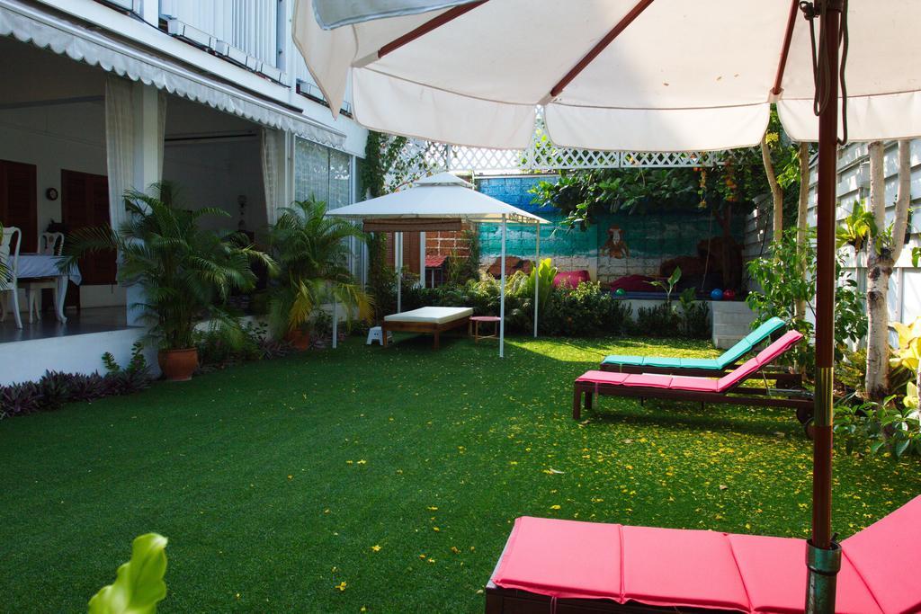 Barefeet Naturist (adults Only) Bangkok