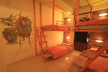 Hostel Chic *
