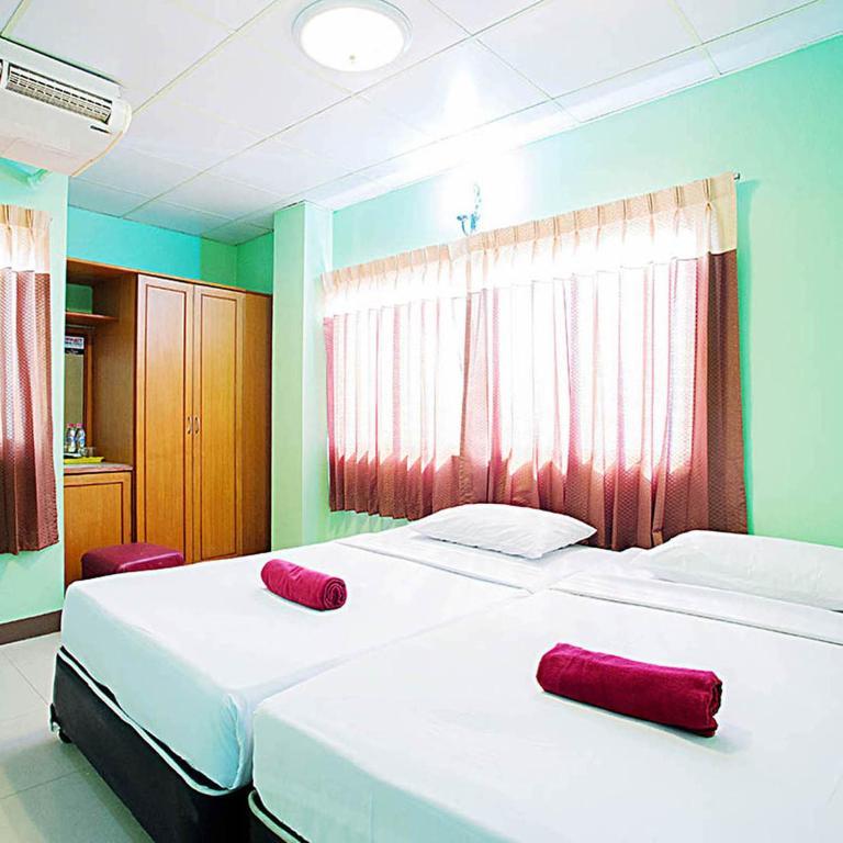 Four Sons Hotel 2*