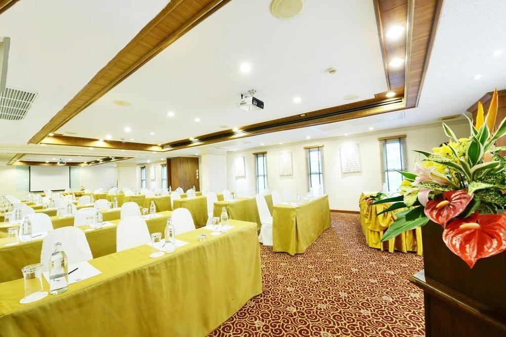 Hotel St. James Bangkok
