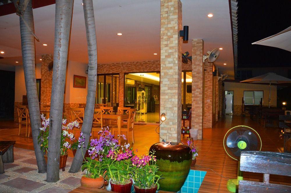 Hotel Silver Gold Garden, Suvarnabhumi Airport 3*