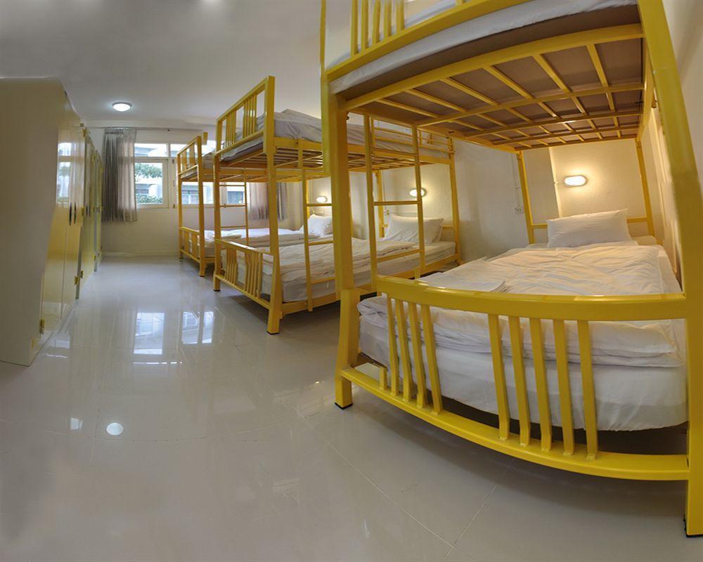At Hua Lamphong Hostel *