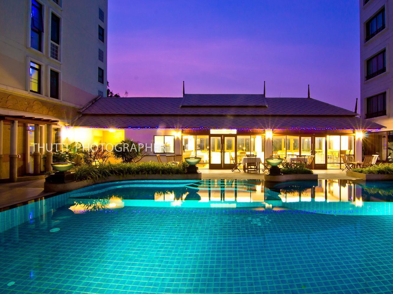Lasalle & 3* Bangkok