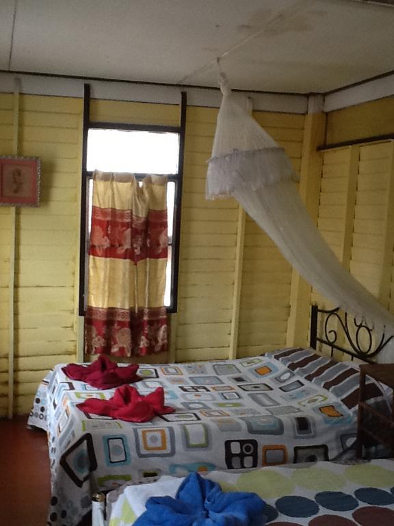 Guest house New Phiman Riverview