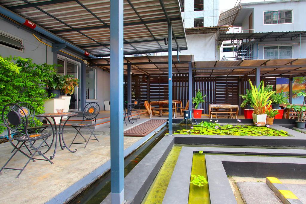 D Varee Xpress Makkasan Banguecoque