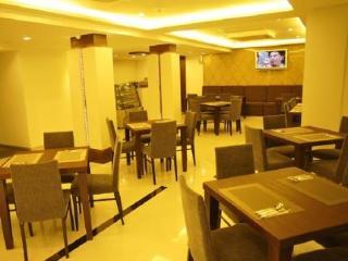 The Moonite Boutique 3*