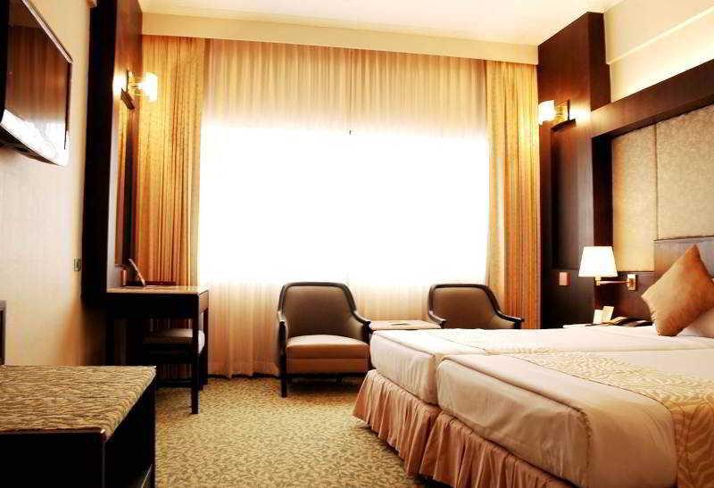 Asia Hotel Bangkok 4*