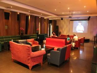 Hotel Pradipat 3*