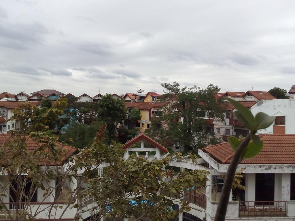 Ferienhaus A Joy House - Kaset Nawamin Bangkok